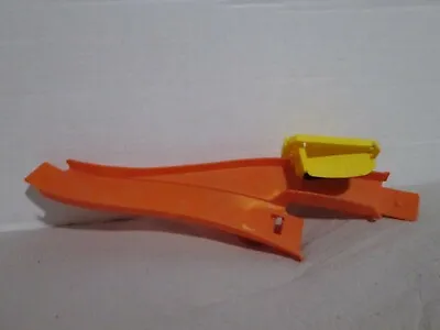 Buy Hot Wheels CDL45 Spin Storm Part - Intersection Track W/ Brake • 14.20£