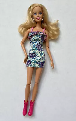 Buy Barbie Fashionistas Glam • 25.73£