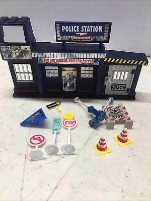 Buy Hot Wheels Police Station Replacement Parts 11 Pieces • 18.94£