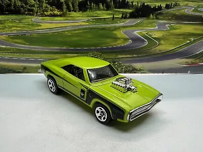 Buy Hot Wheels 70 Dodge Charger R/T Green • 3£