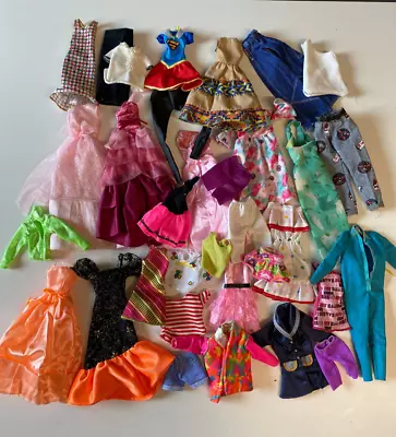 Buy Lot 33 Vintage Barbie & Clones Clothing • 8.22£
