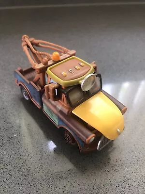 Buy Mattel Disney Pixar Cars Toon - Unidentified Flying Mater - Dr Abschlepp Wagen • 8£