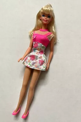 Buy Barbie Flower Fun • 20.56£