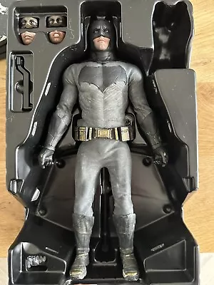 Buy Hot Toys Batman • 145£
