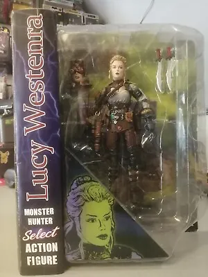 Buy Universal Select Munster Hunter Lucy Westenra Action Figure - New • 34.99£