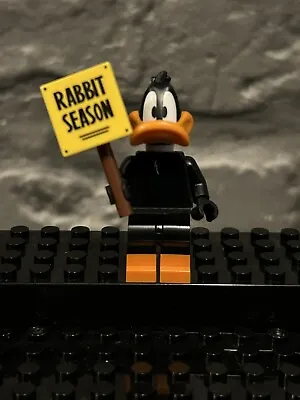 Buy LEGO Looney Tunes Daffy Duck Minifigure • 5.20£