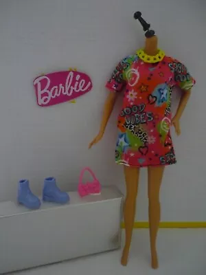 Buy BARBIE Fashionistas Clothing With Shoes Bag • 6£