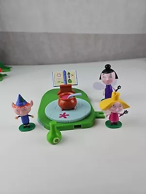 Buy Cbeebies Ben And Holly Little Kingdom Figures And Playset Toy Bundle  • 23£