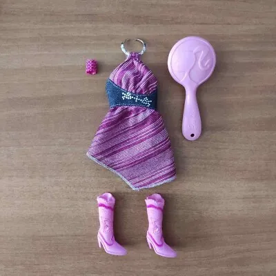 Buy 2008 Barbie Fashion Fever Doll Dress & Accessories • 20.56£