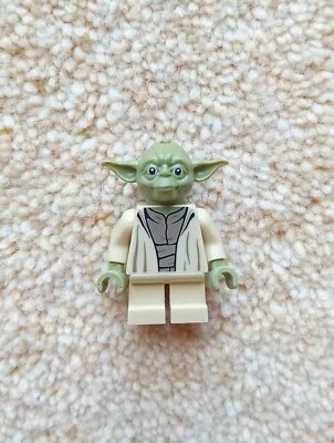 Buy LEGO Star Wars Yoda Minifigure 853449 • 4£