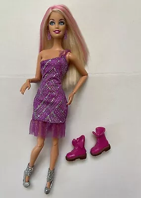 Buy Barbie Fashionistas Fashion Sassy • 30.88£