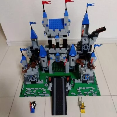 Buy LEGO Knights' Kingdom Royal King's Castle 10176 In 2006 Used Retired • 138.14£