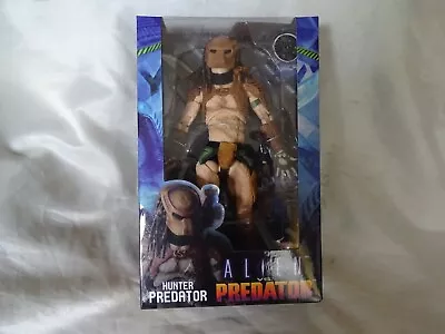 Buy Aliens Vs Predator  Hunter Predator By Neca 7.5  • 25£