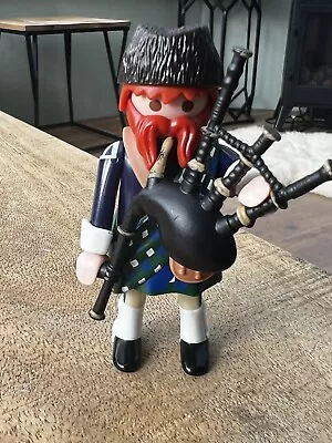 Buy Playmobil Series 18 Scottish Bagpiper Figure (Castle, Mansion, Palace) • 10£