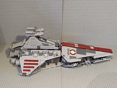 Buy LEGO Star Wars: 100% Complete Venator-Class Republic Attack Cruiser (8039) • 195.03£