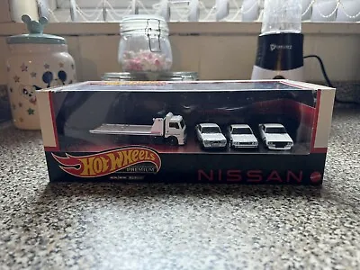 Buy Hot Wheels Nissan Skyline Team Set Diorama Garage Box Fleet Street Premium • 22.10£