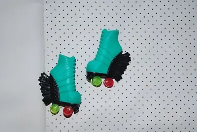 Buy Monster High - G1 - Accessory Roller Skates - Lagoona Blue - Mattel - Savings • 6.18£