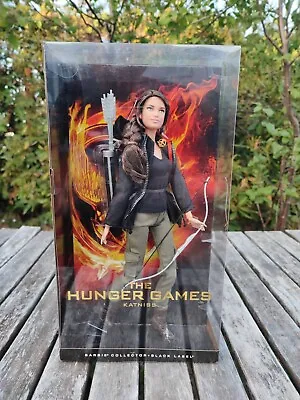 Buy Barbie Black Label The Hunger Games Katniss Evereen / Mattel 2012 • 146.07£