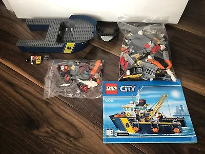 Buy LEGO City Deep Sea Exploration Vessel 60095 • 39.99£