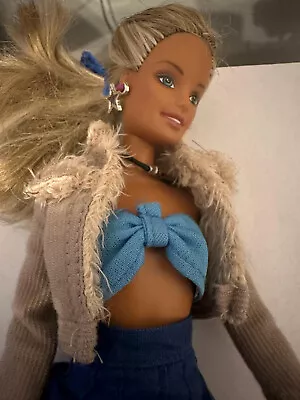Buy 2004 Barbie Cali Girl (T) • 10.28£