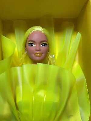 Buy BARBIE Signature CHROMATIC COUTURE Mattel Yellow Yellow Limited Edition • 153.77£