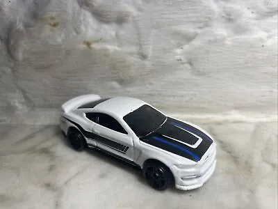 Buy Hot Wheels Ford Shelby GT 350 R 1:64 Scale  • 0.99£