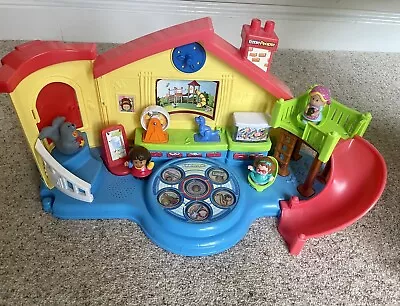 Buy Fisher Price Little People Musical School  • 12£