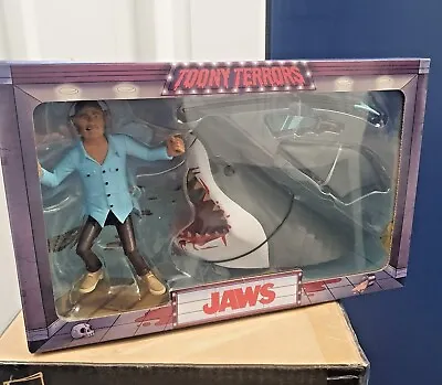 Buy NECA JAWS TOONY TERRORS QUINT & JAWS THE SHARK 6  Inch ACTION FIGURE 2-PACK • 59.90£