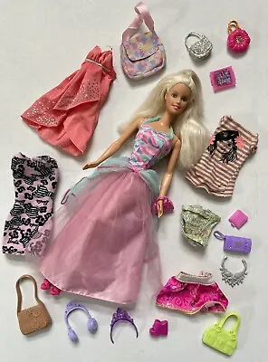 Buy Barbie Fashionistas Fashion Princess Princess With Accessories • 20.55£