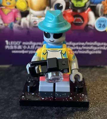 Buy Lego Minifigures Series 26 - Ailen Tourist Figure (2) • 0.99£