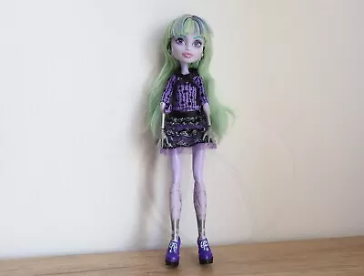 Buy Monster High Twyla Wave / 13 Wishes • 25.74£