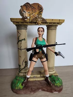 Buy Eidos Neca TOMB RAIDER Lara Croft Lara / Tiger Temple Diorama Figure Statue Alien • 91.35£