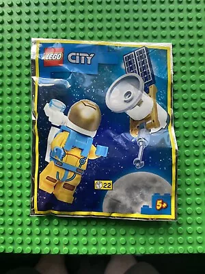 Buy LEGO City Astronaut And Satellite Minifigure Polybag • 4.49£