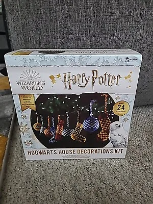 Buy Wizarding World - Hogwarts Christmas Decorations Kit - Harry Potter Christmas • 15.62£