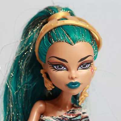 Buy 2012 Mattel Monster High Nefera De Nile CAMPUS STROLL Fashion Doll • 97.76£