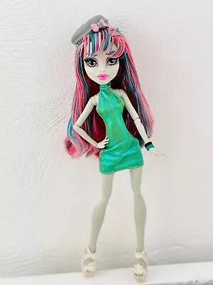 Buy Monster High Rochelle Goyle Scaris Dolls • 22.65£