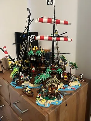 Buy LEGO Ideas: Pirates Of Barracuda Bay (21322) • 205£