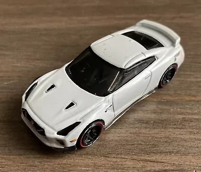 Buy Hot Wheels ID '17 Nissan GT-R (R35) Exclusive In White Loose Diecast Vehicle • 6.99£