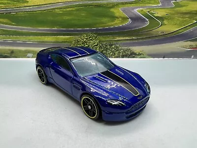 Buy Hot Wheels Aston Martin V8 Vantage Blue • 2.50£