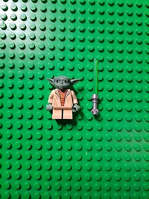 Buy LEGO Star Wars Yoda Minifigure From 75002  • 10.40£