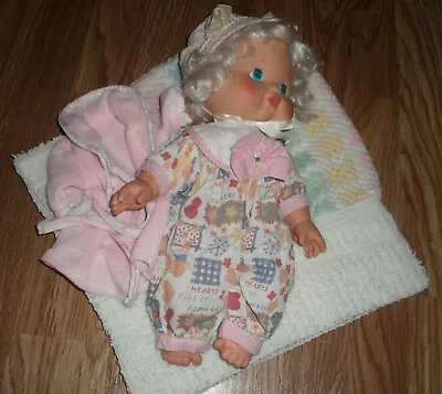 Buy Vtg Kenner Strawberry Shortcake Baby Angel Cake Blow Kiss Doll & Clothes 1983 • 47.31£