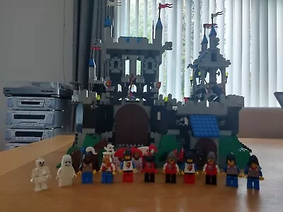 Buy Vintage LEGO Castle: Royal Knight's Castle Set 6090, 100% Complete • 31£