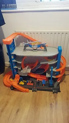Buy Hot Wheels FTB69 City Garage With Loops And Shark Toy Car • 40£