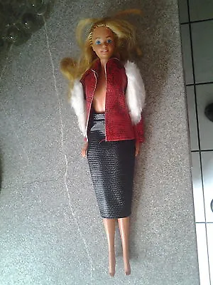 Buy Barbie Doll - With Clothing - 29cm Size - 70s - Hong Kong • 28.34£