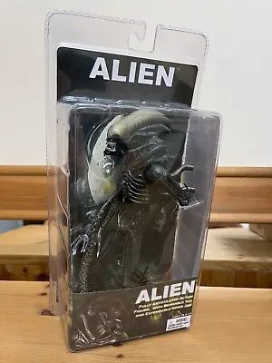 Buy NECA Classic Alien From Aliens 9  Action Figure - With Packaging - [Damaged] • 30£