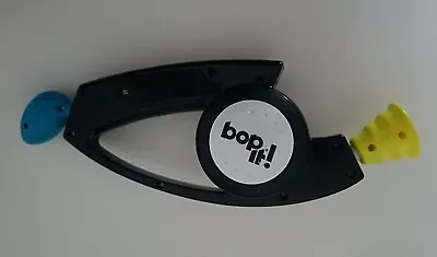 Buy Bop It Classic Game By Hasbro 2008 - Electronic Twist Pull Hours Of Fun! - Black • 1.99£