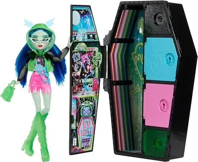 Buy Mattel Monster High Skulltimate Secrets Neon Frights Ghoulia / Series 3 • 45.20£
