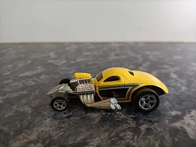 Buy Hot Wheels - Classic 2002 1/4 Mile Coupe Yellow • 3£