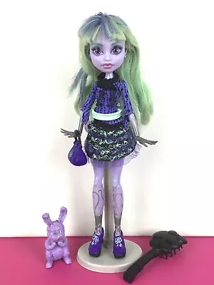Buy Monster High Doll Twyla 13 Wishes • 48.38£