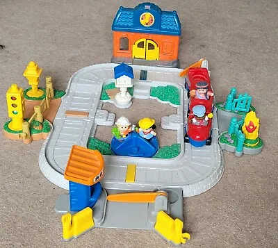 Buy Fisher Price Little People Discovery Village Trainset • 35£